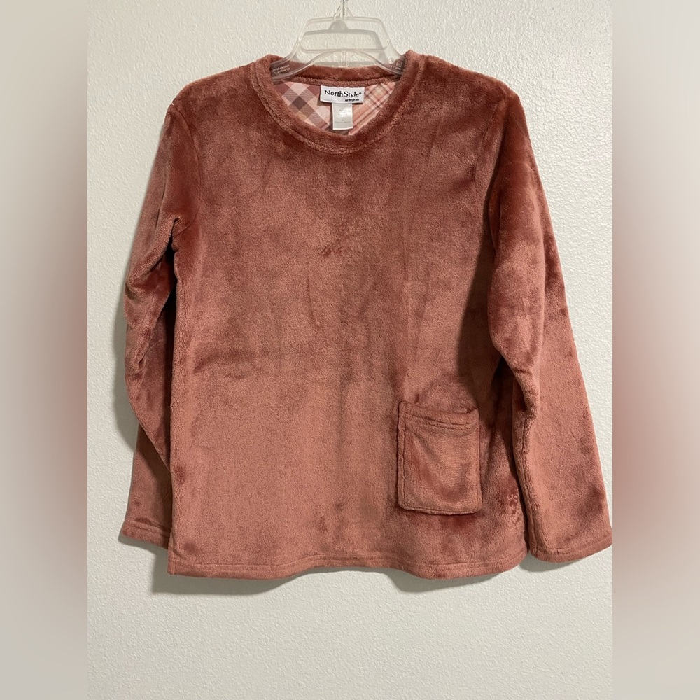 NorthStyle Plush Pink Velour Sweater sz Small EUC